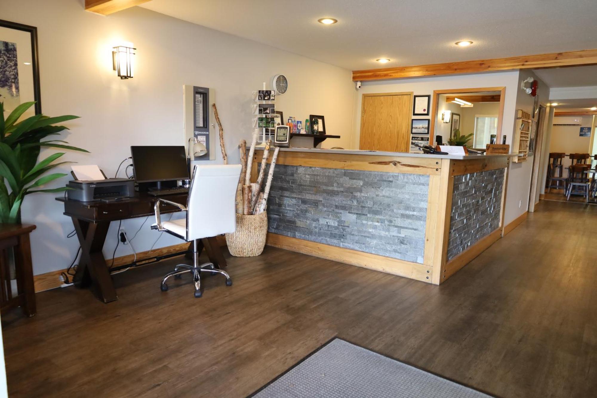 Glacier Mountain Lodge Блю-Ривер Экстерьер фото