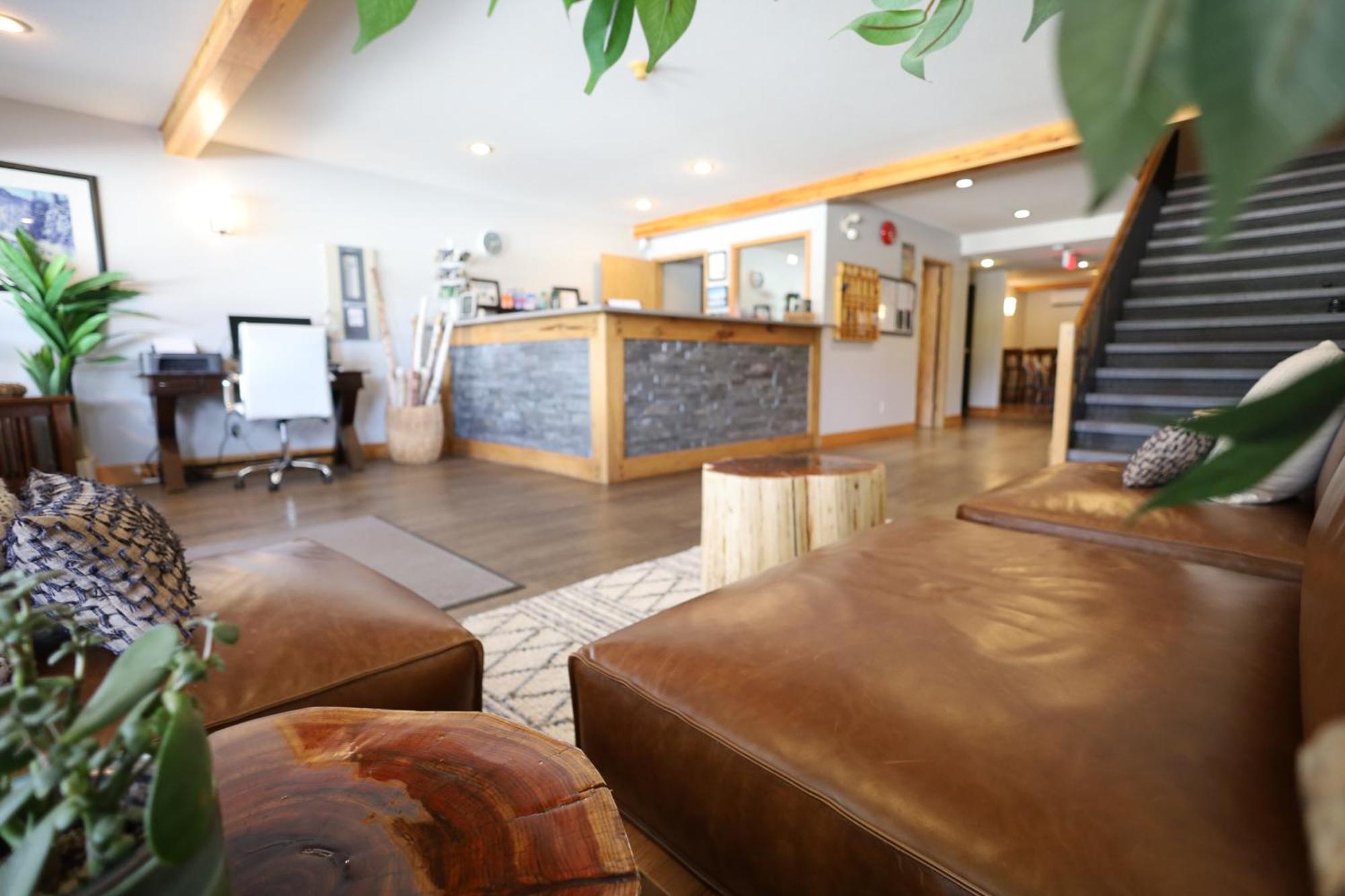 Glacier Mountain Lodge Блю-Ривер Экстерьер фото